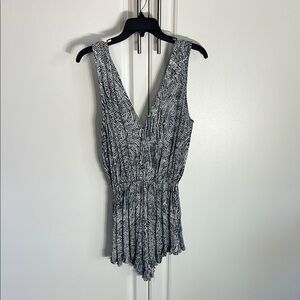 Blue and White Patterned Sleeveless Romper